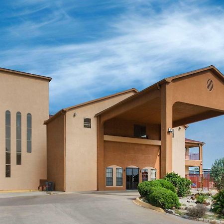 Super 8 By Wyndham Bastrop Tx Motel Bagian luar foto