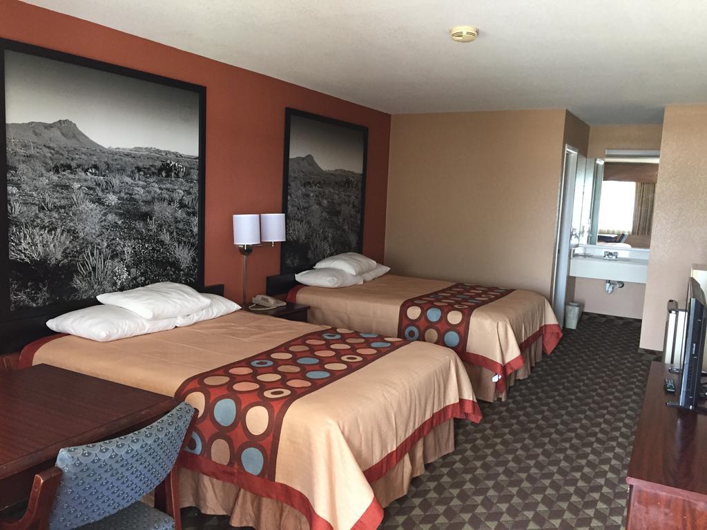 Super 8 By Wyndham Bastrop Tx Motel Bagian luar foto