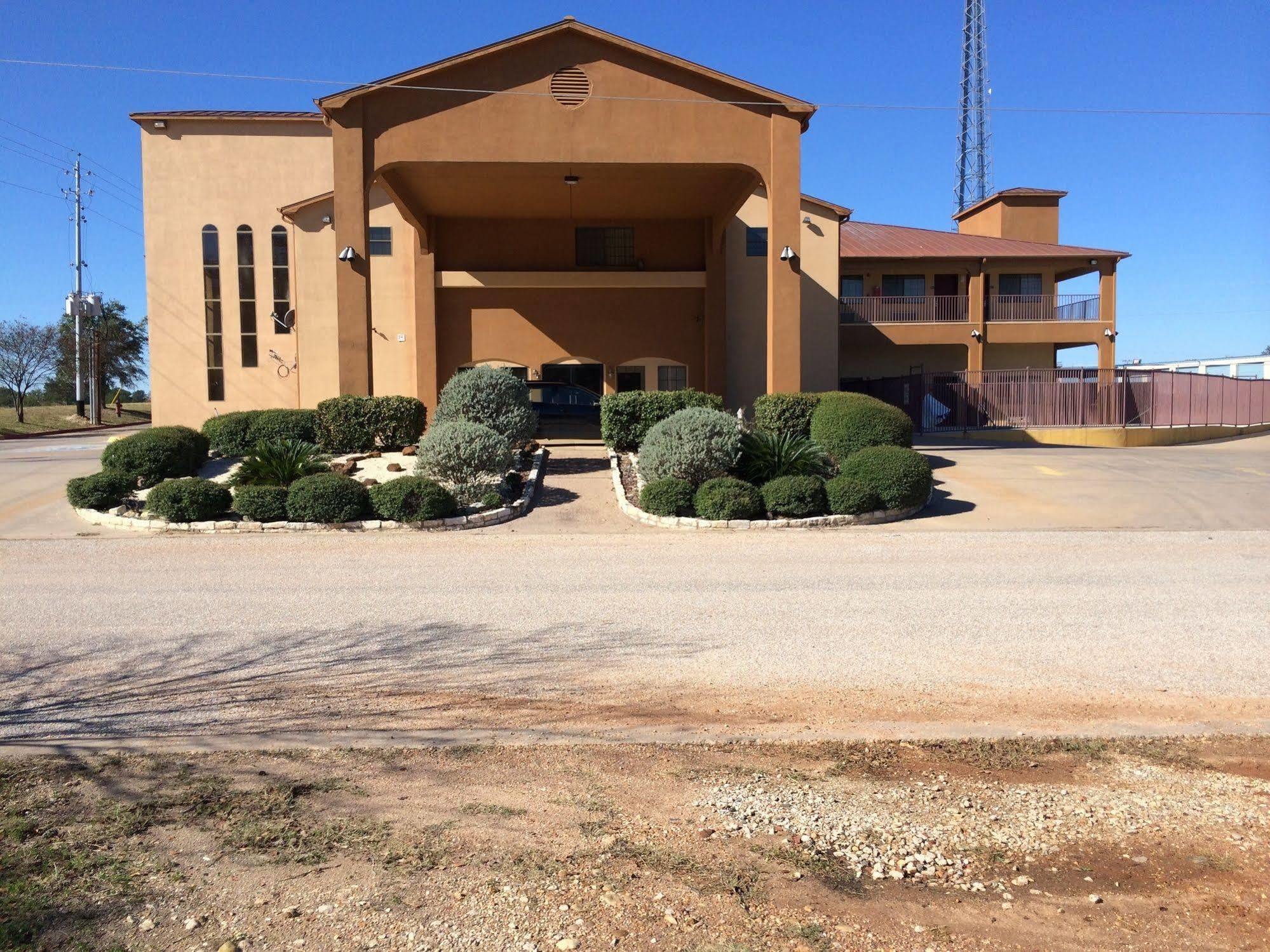 Super 8 By Wyndham Bastrop Tx Motel Bagian luar foto