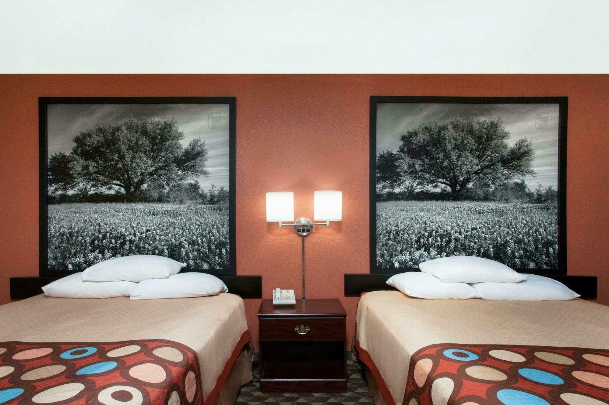 Super 8 By Wyndham Bastrop Tx Motel Bagian luar foto